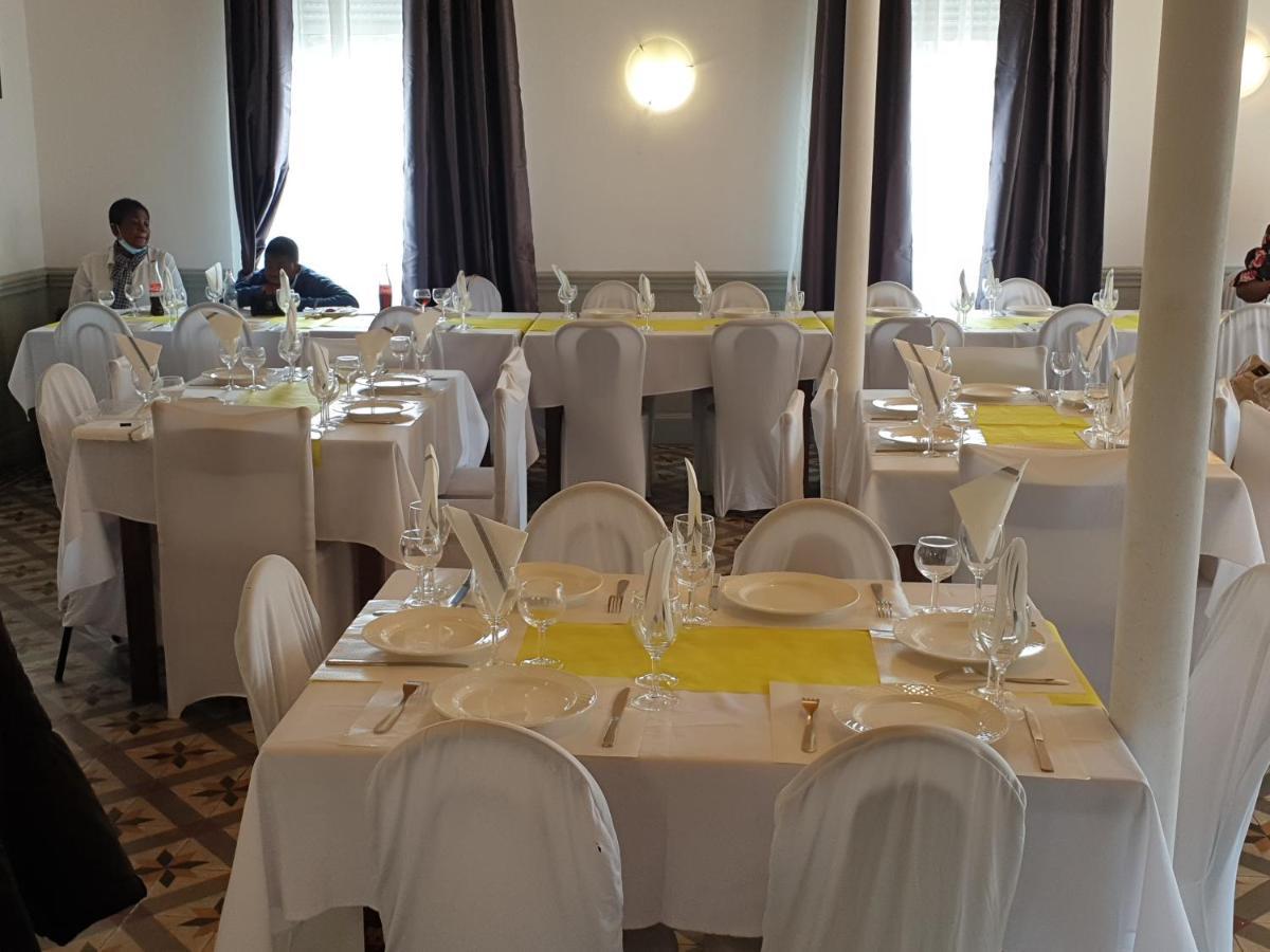 Hotel - Restaurant - Bar Saint Avit L Hotel Des Tchoumjeu Lourdes Exteriör bild