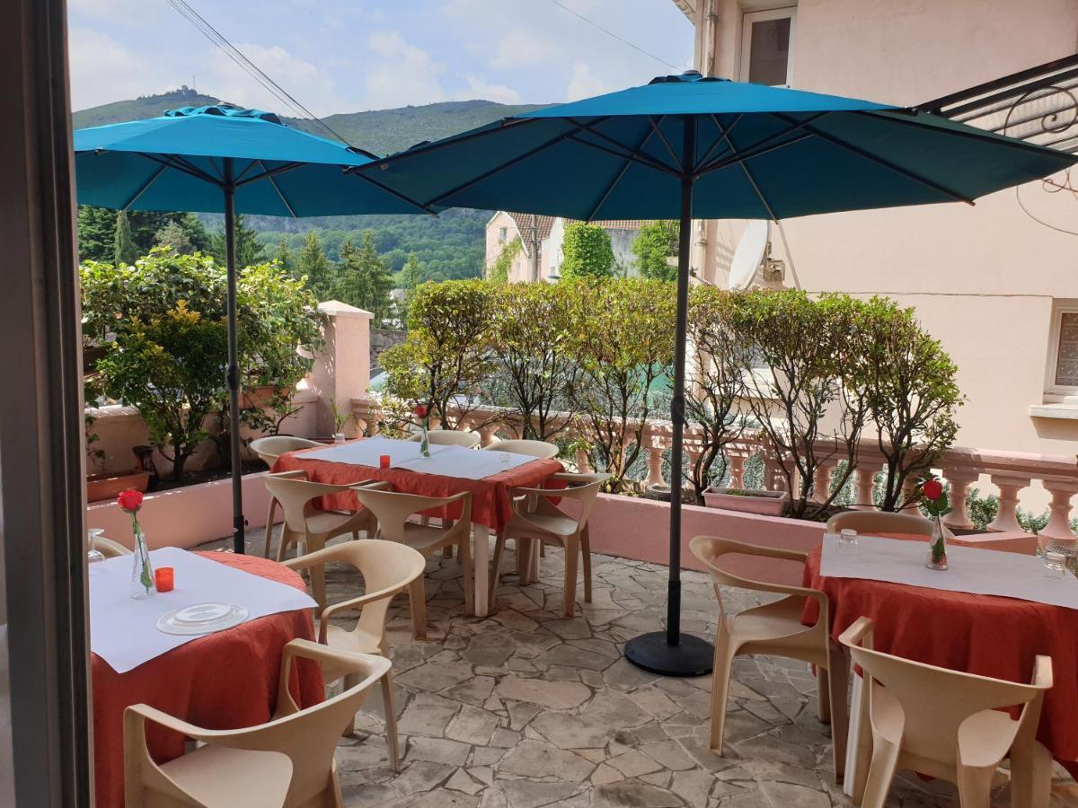 Hotel - Restaurant - Bar Saint Avit L Hotel Des Tchoumjeu Lourdes Exteriör bild